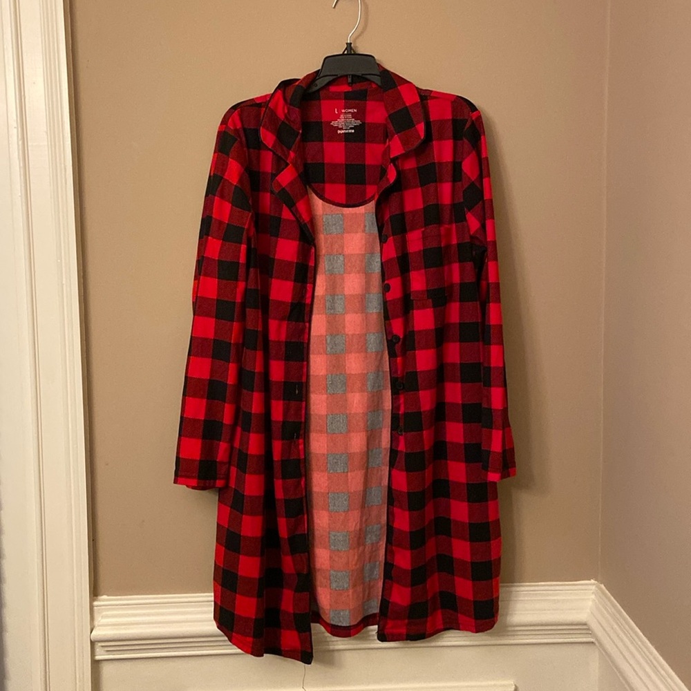 Nightgown…polyester but feels like flannel